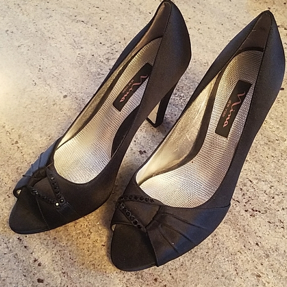 nina new york Shoes - Nina New York Black Peep Toe Heels size 7 1/2